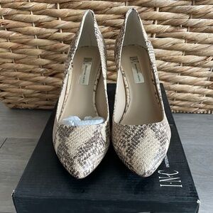 Women's Zitah Pointed Toe Pumps